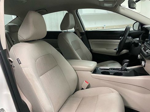 Used 2021 Nissan Altima 2.5 SR w/ SR Premium Package image 14