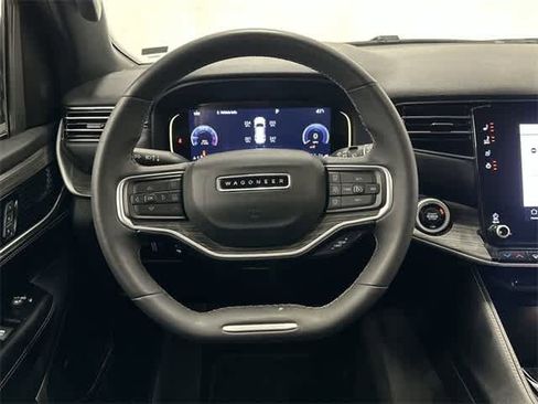 Used 2023 Jeep Wagoneer L Series III w/ Preferred Equipment Group image 15