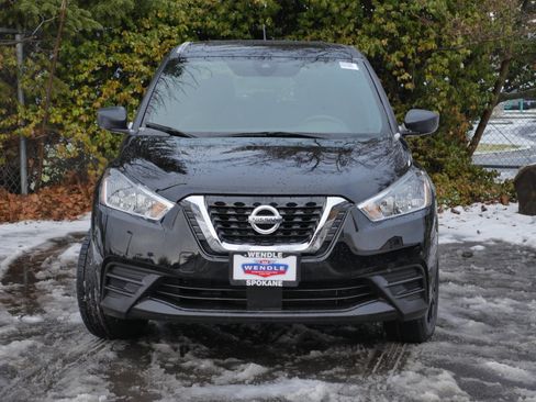 Certified 2020 Nissan Kicks S image 24