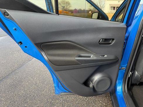 Used 2021 Nissan Kicks S image 11