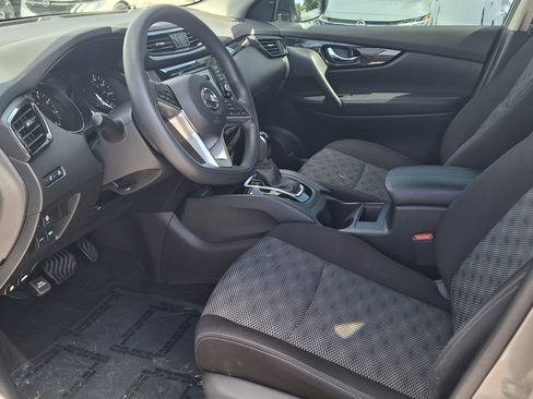 Used 2020 Nissan Rogue Sport SV FWD image 9