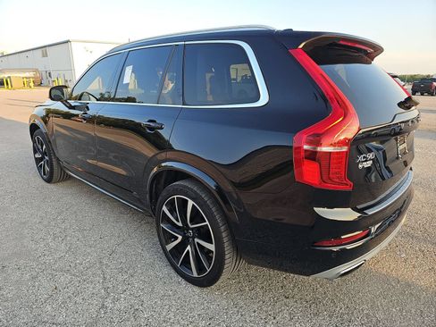 Used 2020 Volvo XC90 T6 Momentum w/ Protection Package AWD/4WD image 4
