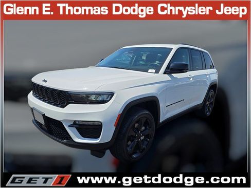 Used 2023 Jeep Grand Cherokee Limited w/ Black Appearance Package RWD image 3