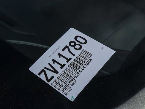 Used 2023 Chevrolet Equinox RS image 28