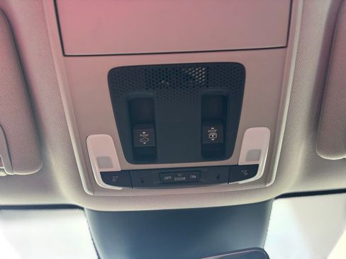 Used 2025 Honda Pilot Touring image 33