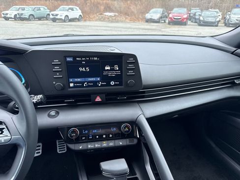 New 2026 Hyundai Elantra SEL Sport Premium FWD image 27