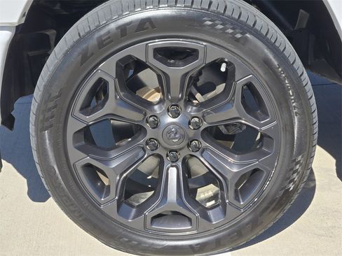 Used 2021 RAM 1500 Limited image 9