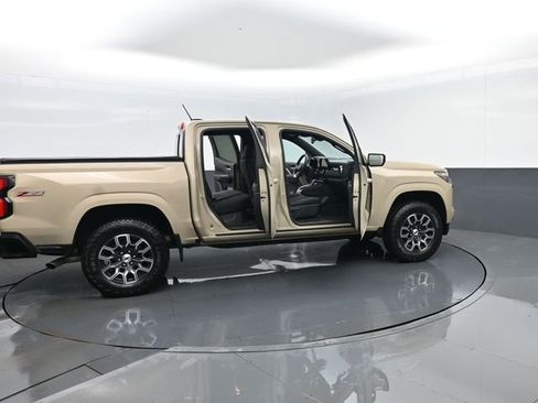 Used 2023 Chevrolet Colorado Z71 w/ Z71 Convenience Package 2 AWD/4WD image 27