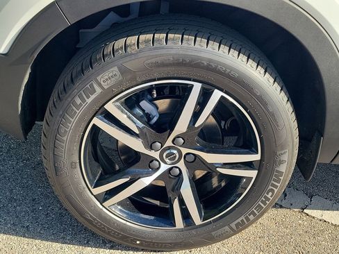 New 2026 Volvo XC40 B5 Core w/ Climate Package image 3