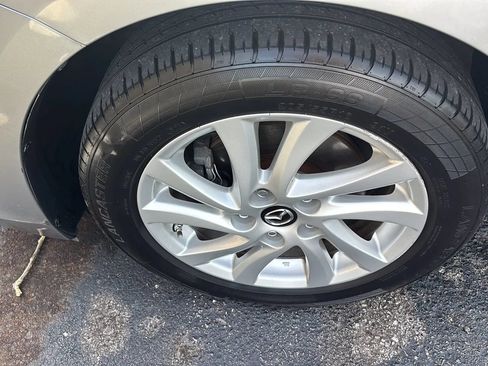 Used 2013 MAZDA MAZDA3 i Touring FWD image 36