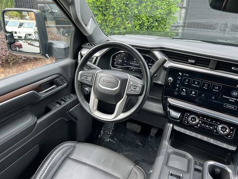 Used 2024 GMC Sierra 3500 Denali w/ Denali Reserve Package image 34