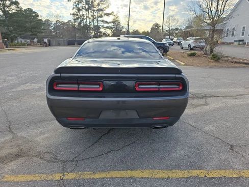 Used 2019 Dodge Challenger SXT w/ Blacktop Package image 5