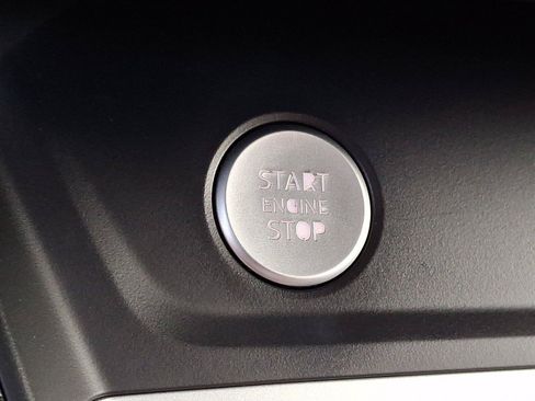 Used 2020 Audi Q3 2.0T Premium w/ Convenience Package AWD/4WD image 27