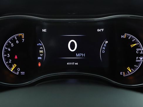 Used 2022 Jeep Grand Cherokee Limited image 10