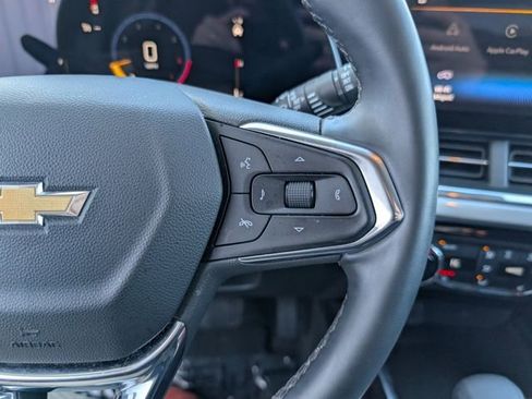 Used 2025 Chevrolet Trax LT w/ LT Convenience Package image 12