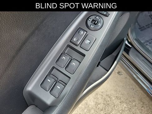 Used 2017 Kia Forte S w/ S Technology Package FWD image 18