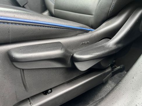 Used 2025 Buick Envista Sport Touring image 23