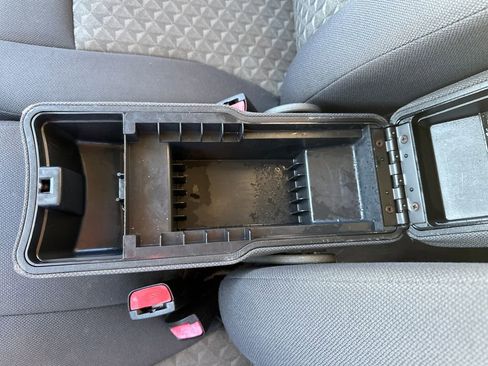 Used 2005 GMC Canyon SLE image 24