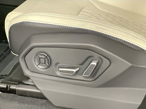 Used 2023 Lamborghini Urus S image 18