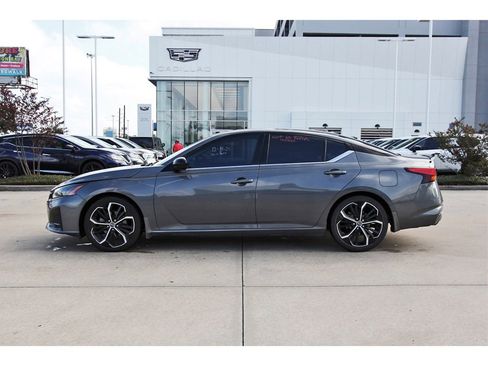 Used 2024 Nissan Altima 2.5 SR image 3