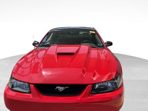 Used 2004 Ford Mustang GT RWD image 2