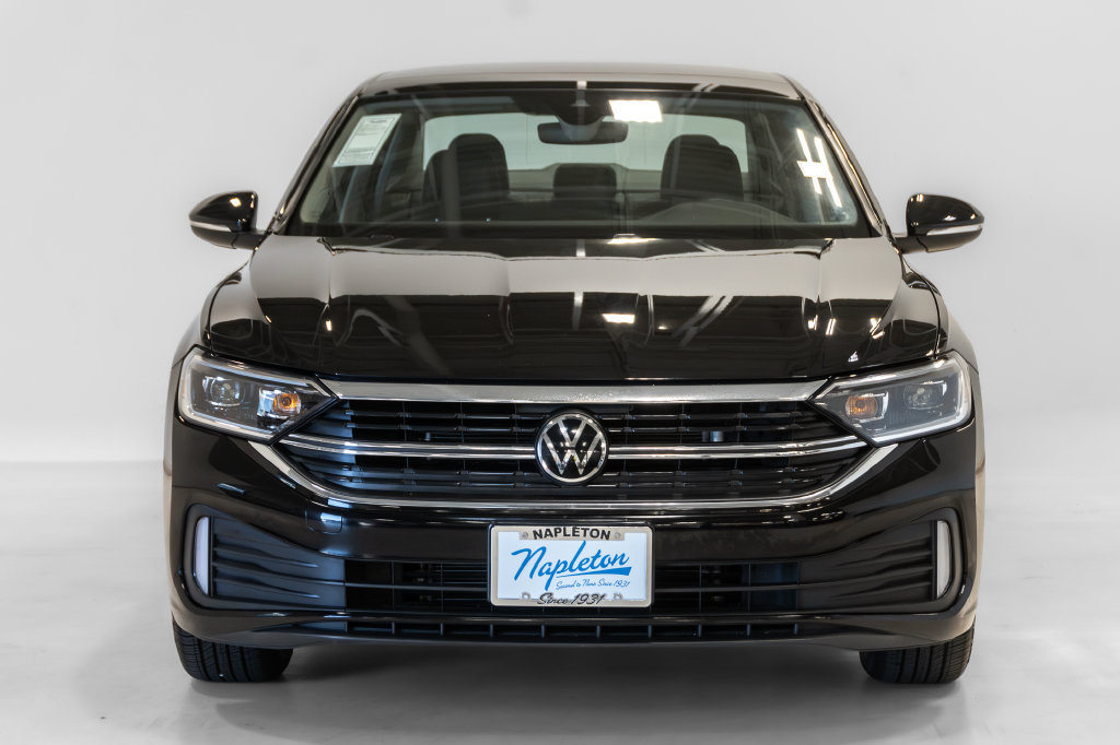 Used 2023 Volkswagen Jetta SEL FWD image 5