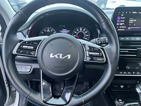 Used 2023 Kia Seltos EX image 15