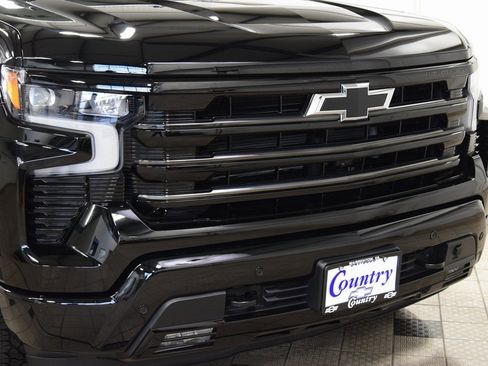 Used 2025 Chevrolet Silverado 1500 High Country w/ Midnight Edition image 13