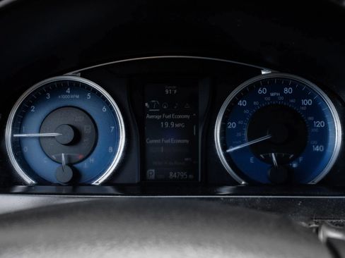 Used 2016 Toyota Camry XLE w/ Moonroof Package FWD image 22