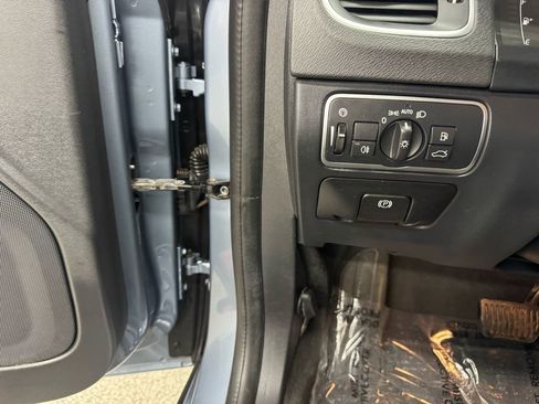 Used 2018 Volvo V60 T5 Cross Country w/ Convenience Package image 23