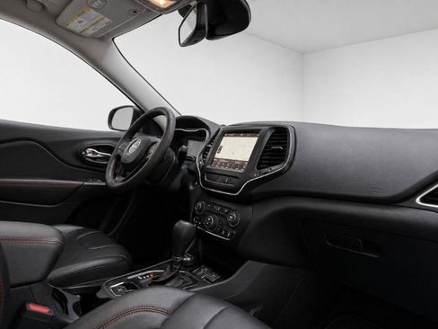 Used 2022 Jeep Cherokee Trailhawk w/ Sun, Sound & Nav Group AWD/4WD image 40