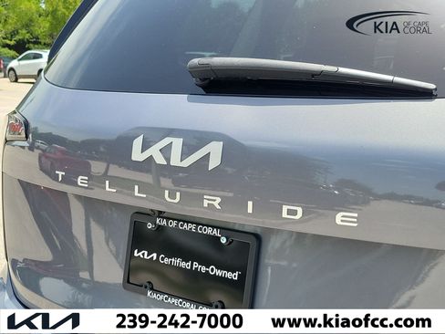 Certified 2025 Kia Telluride SX w/ SX Captain's Chair Package FWD image 10