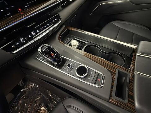 Used 2023 Cadillac Escalade ESV Luxury image 21