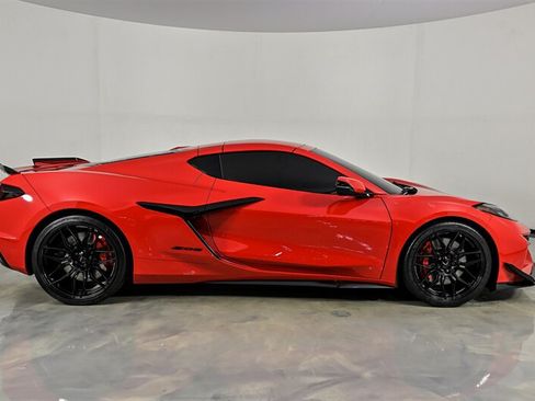 Used 2023 Chevrolet Corvette Z06 w/ Engine Appearance Package RWD image 10