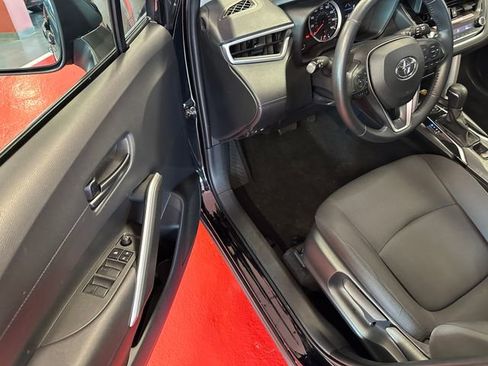 Certified 2022 Toyota Corolla Cross LE AWD/4WD image 9