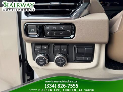 Used 2025 GMC Yukon Denali w/ Denali Reserve Package AWD/4WD image 18