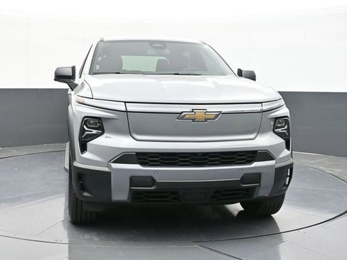 New 2025 Chevrolet Silverado EV LT AWD/4WD image 16