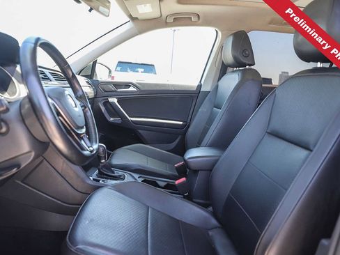Used 2019 Volkswagen Tiguan SE FWD image 14
