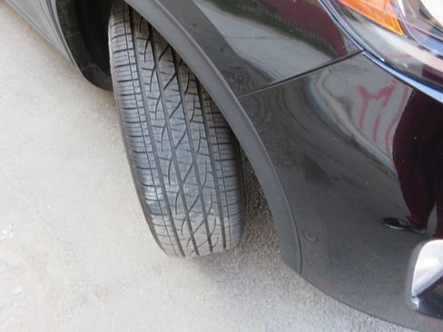 Used 2020 Ford Escape Titanium image 33