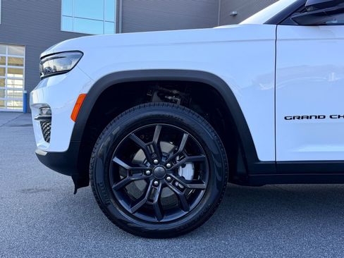 New 2025 Jeep Grand Cherokee Limited AWD/4WD image 4