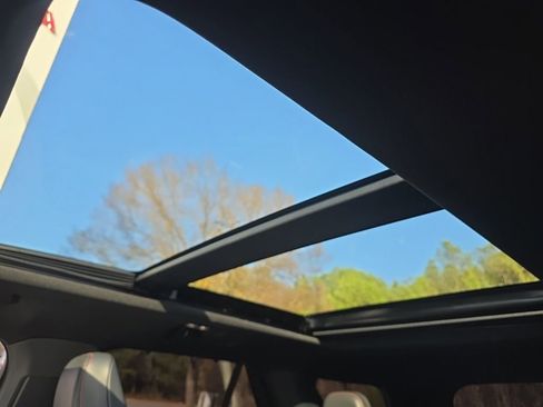 Used 2025 Ford Explorer ST image 25