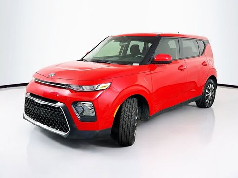 Used 2020 Kia Soul LX image 2