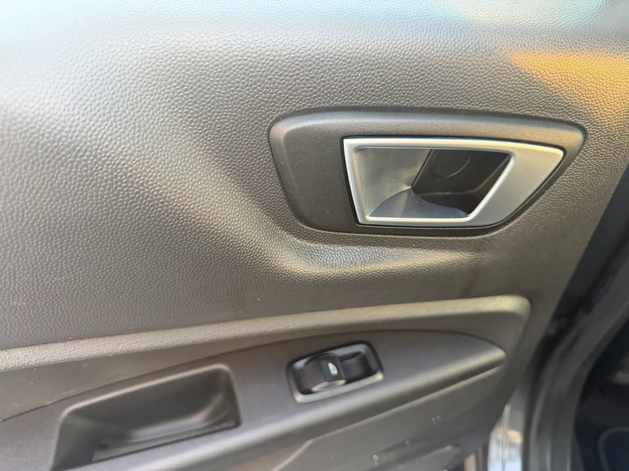 Used 2016 Ford Fiesta ST FWD image 18