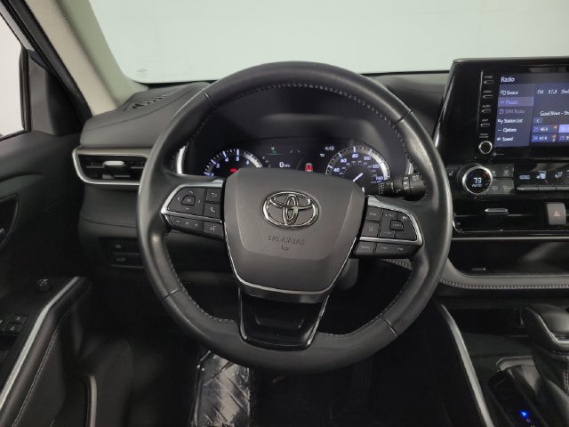Used 2021 Toyota Highlander XLE FWD image 24