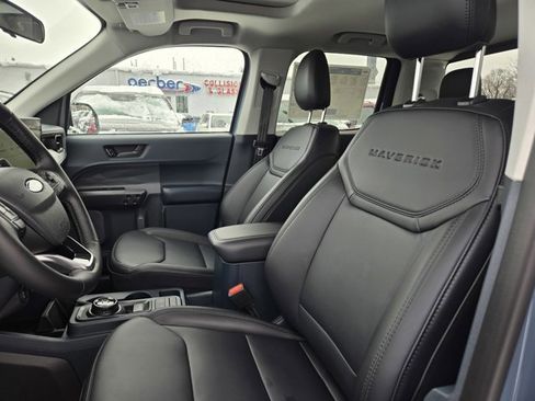 New 2026 Ford Maverick Lariat w/ Black Appearance Package image 18