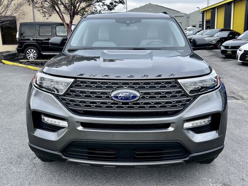 Used 2021 Ford Explorer XLT w/ Equipment Group 202A image 2