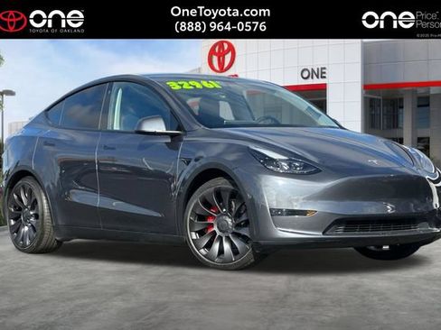 Used 2022 Tesla Model Y Performance AWD/4WD image 1