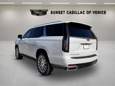 Certified 2022 Cadillac Escalade Premium Luxury w/ Performance Package image 5