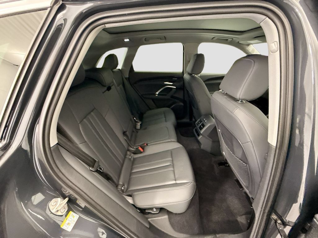 Used 2026 Audi Q5 Premium Plus w/ Premium Plus AWD/4WD image 21