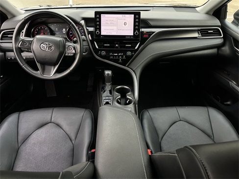 Used 2022 Toyota Camry XSE image 11